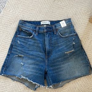 Abercrombie curve love shorts
